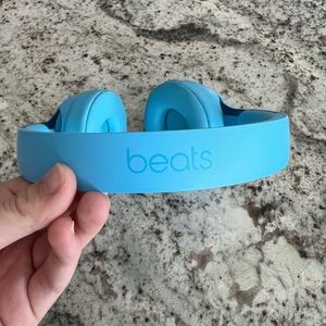 beats solo pro headphones